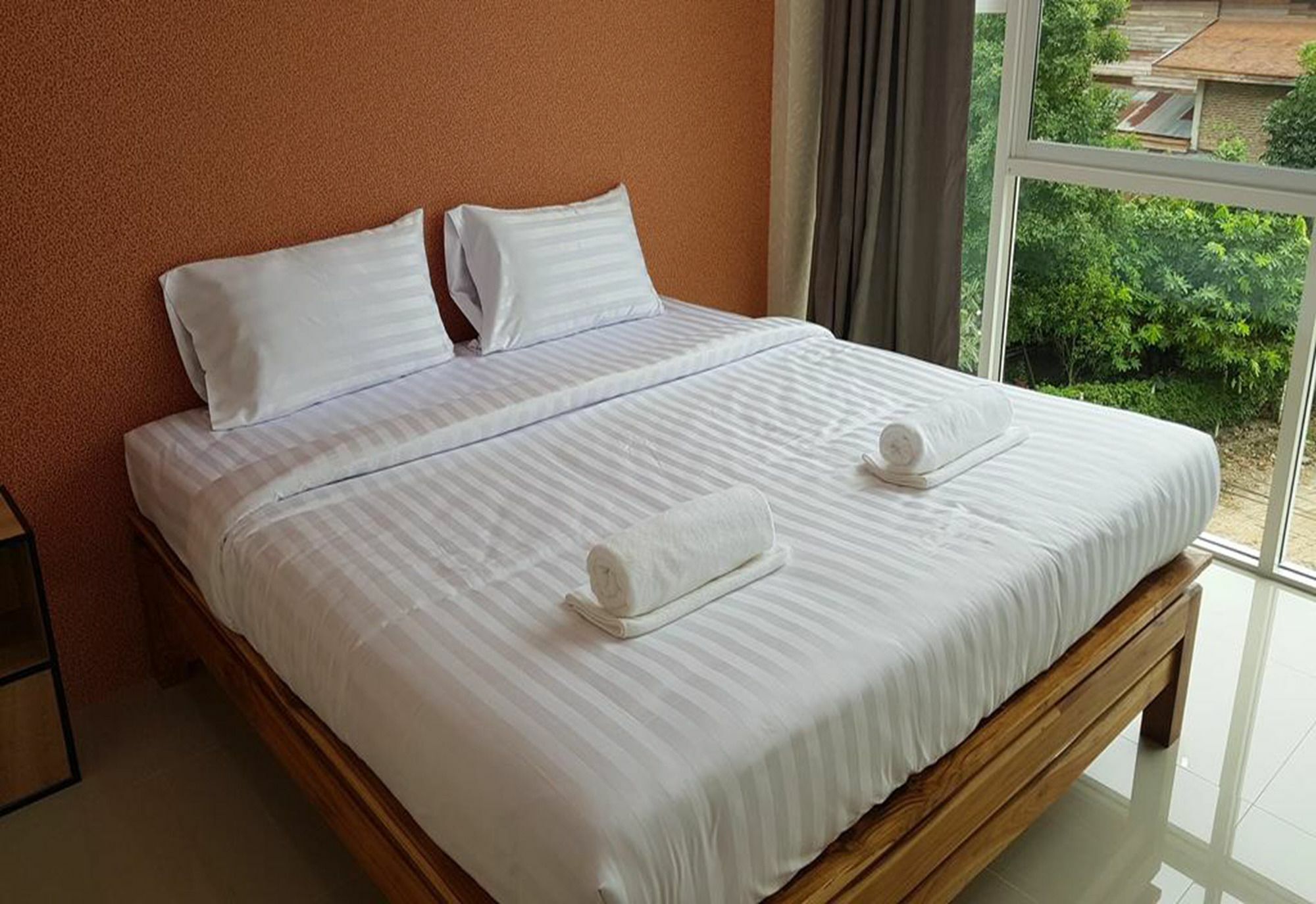 Km Hotel Csiangmaj Kültér fotó